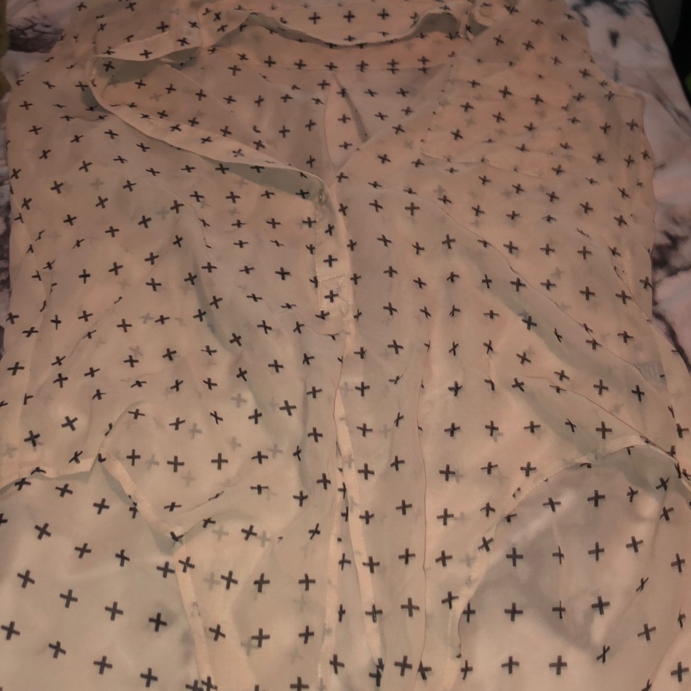 blouse with black crosses: button up